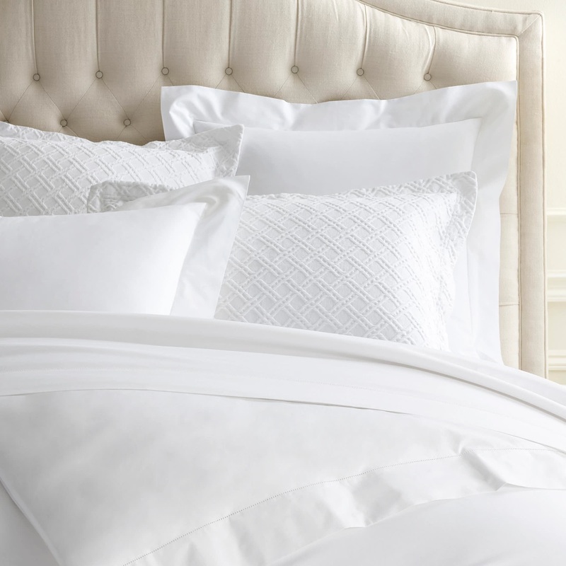 Lia Pillowsham | White