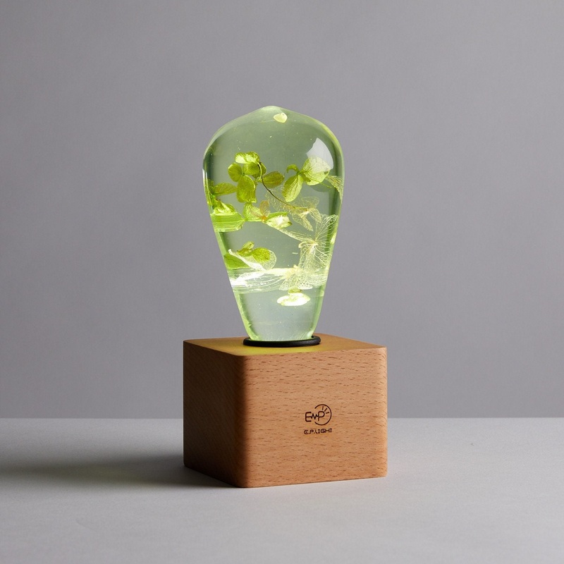 Table Lamp – White Hydrangea