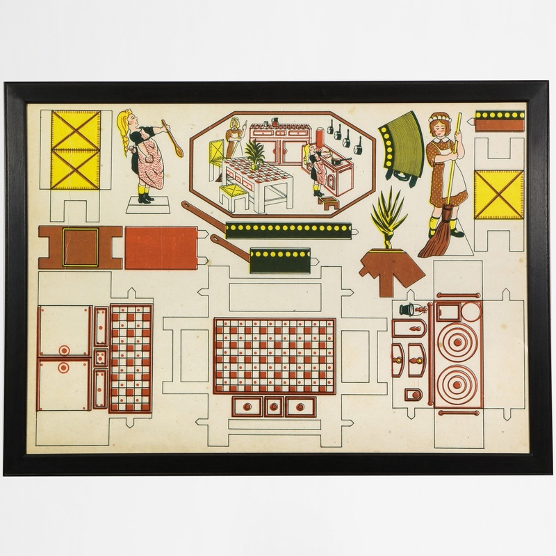 Doll paper kitchen with color print