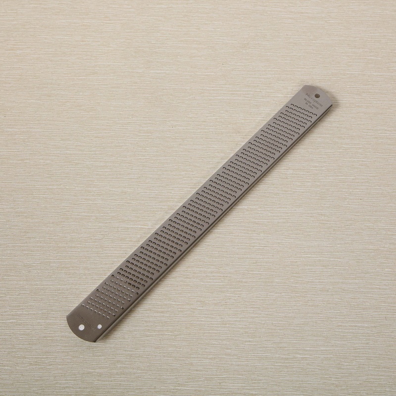 Stainless steel simple Microplane zester with cover