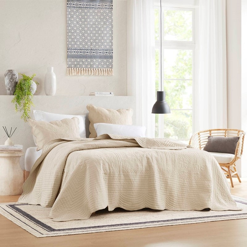 Coastal Scalloped Edge Quilt Set 3PC – Cream