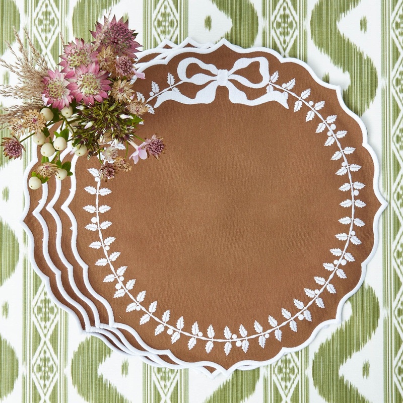 Chocolate Bow Laurel Placemats (Set of 4)