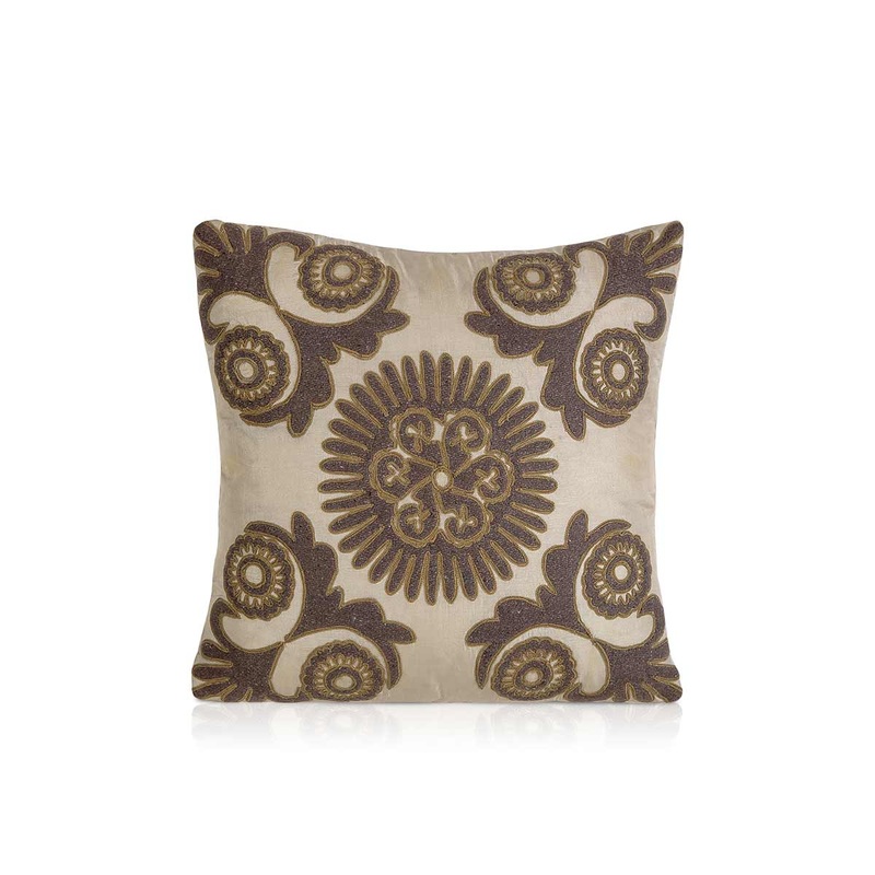 Illuminata Cushion Ivory / Brown