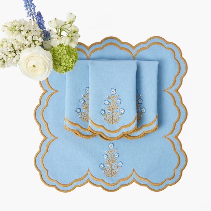 Serena Blue Carnation Napkins (Set of 4)