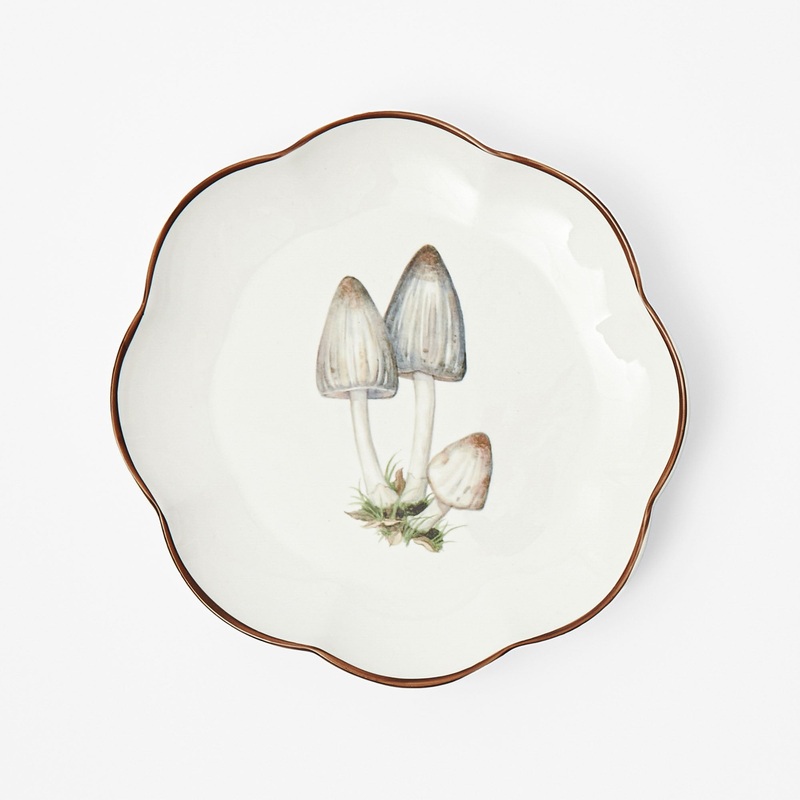 Scalloped Mushroom Starter Plate (Grey)