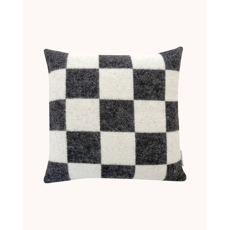 Cushion CHECKERBOARD Black / White 1.65 x 1.65 ft