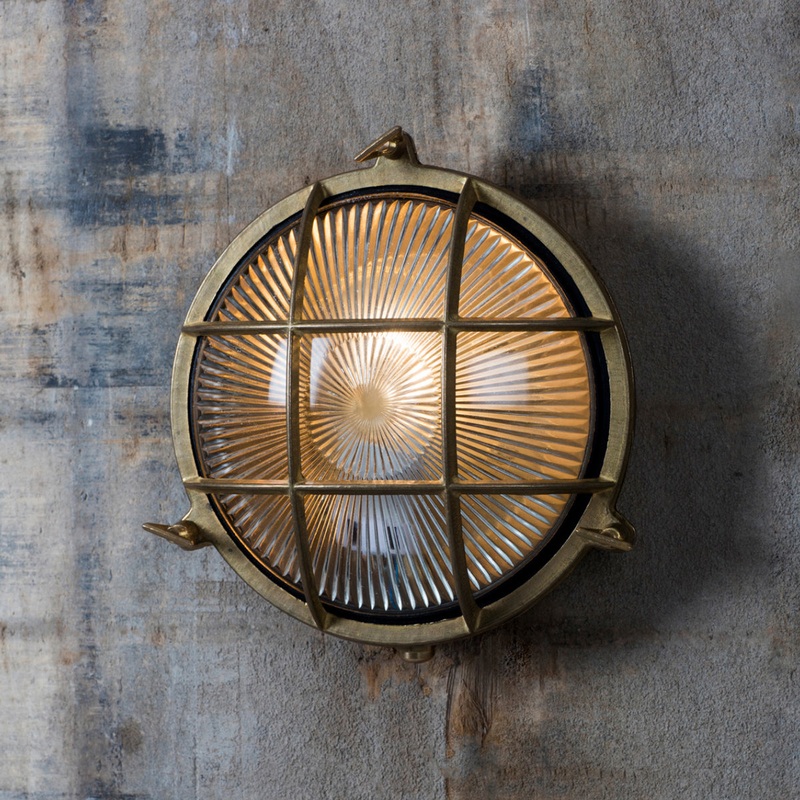 Devonport Round Bulk Head Light – Brass