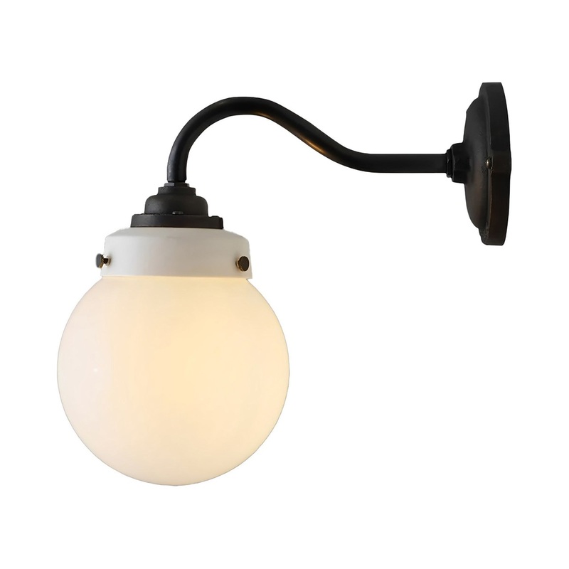 Hampton Wall Light