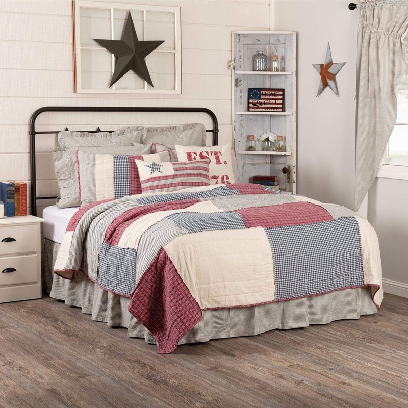 Hatteras Patch Luxury King Quilt 120Wx105L