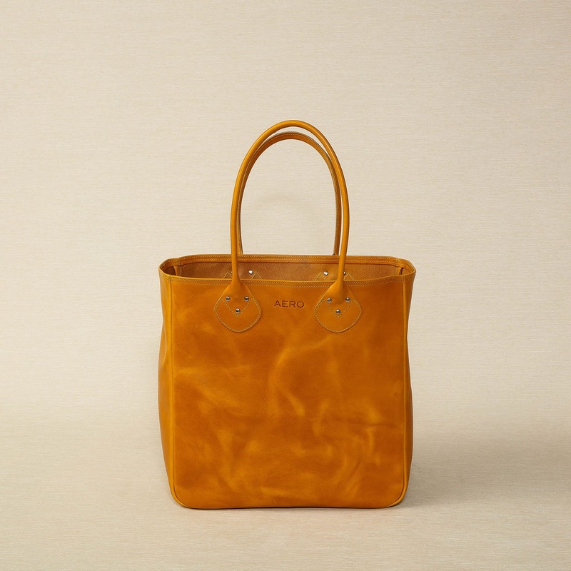 Aero Classic Leather Tote Bag in Cavalier Bright Orange