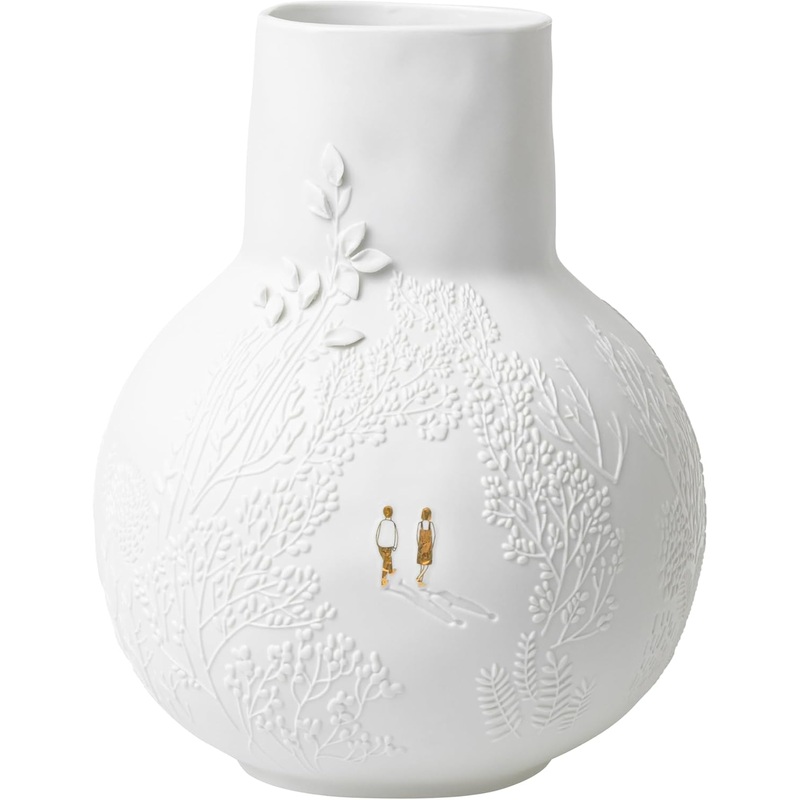 Picture Stories Porcelain Vase – A Walk In The Park