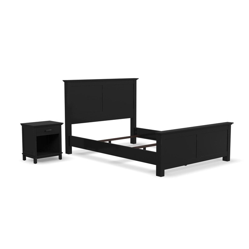 Traditional Queen Bed and Nightstand By Oak Park