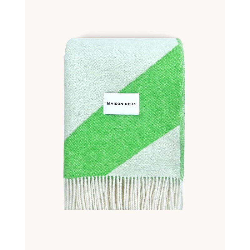 Blanket SWIRL White / Apple 4.25 x 6.5 ft