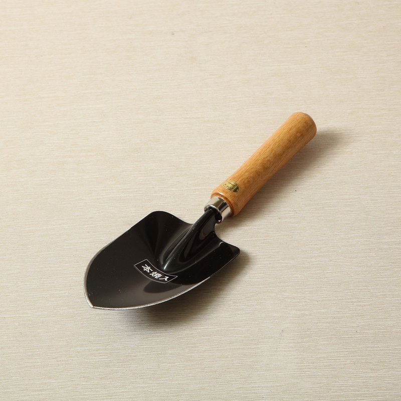 Broad Hand Shovel