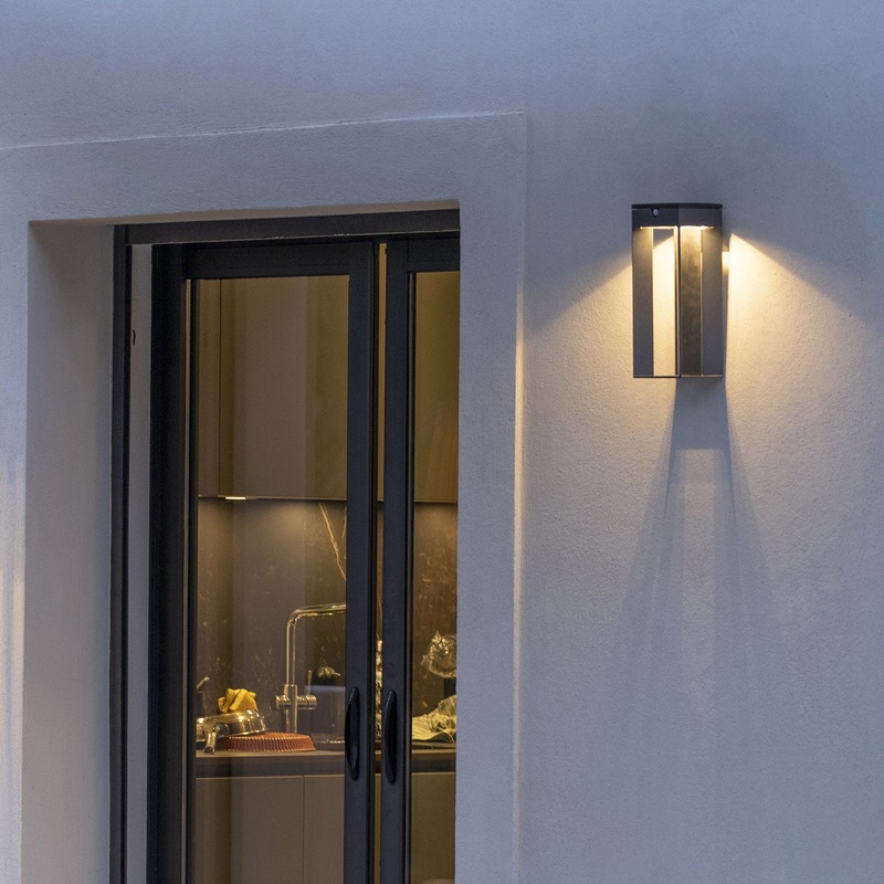 Les Jardins Blade Solar Wall Lamp