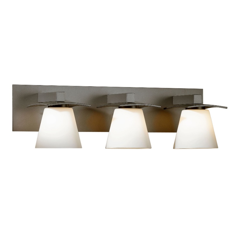 Hubbardton Forge 206603 Wren 3-lt 24″ Wall Sconce